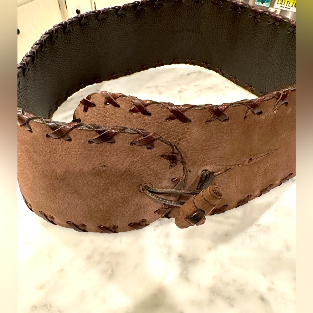Randall Dodge leather low slung toggle belt